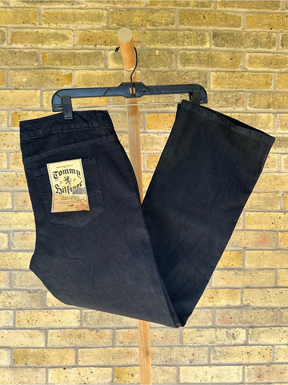 2009 Tommy Hilfiger Women’s Dark Blue Low Rise Bootcut Jeans